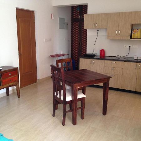 Studio And One Bedroom Apartment In Riviera Sapphire, Siolim Luaran gambar